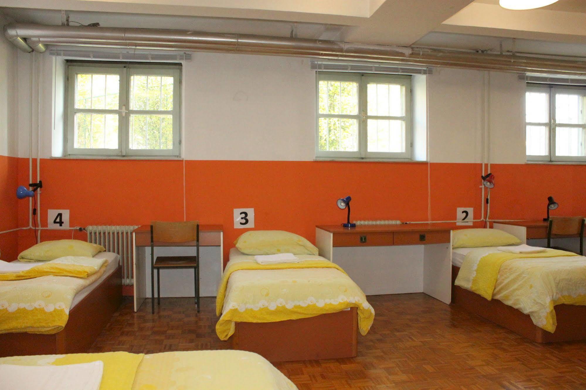 Hostel Dic Ljubljana Ngoại thất bức ảnh